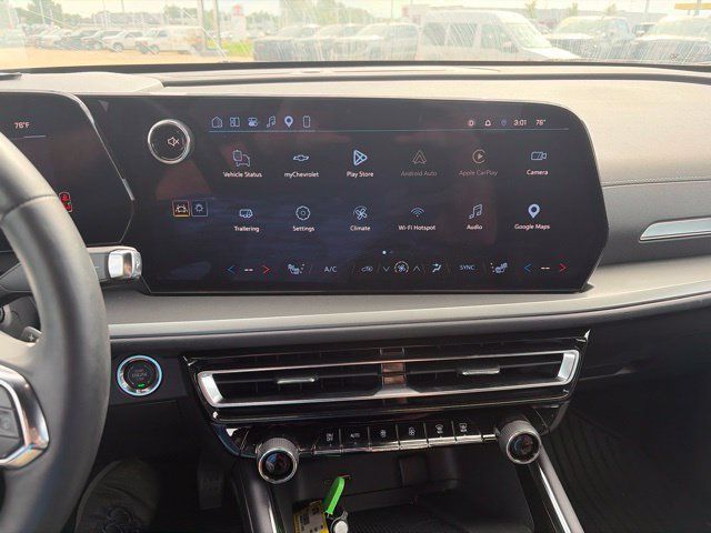 Used 2026 Chevrolet Traverse LT FWD image 8