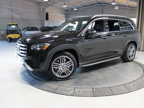 Used 2025 Mercedes-Benz GLS 450 4MATIC image 4