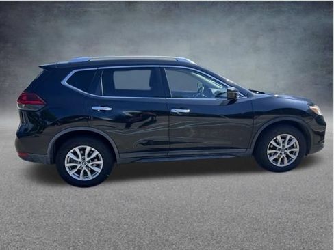 Used 2020 Nissan Rogue SV FWD image 4