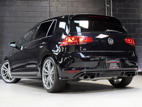 Used 2017 Volkswagen Golf R 4-Door image 6