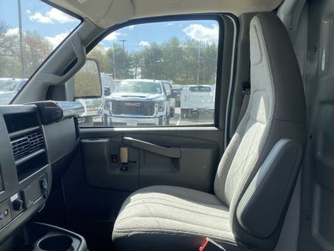 New 2024 GMC Savana 3500 w/ Power Convenience Package image 33