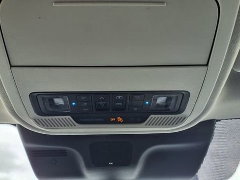 Used 2025 Ford Expedition Active AWD/4WD image 26