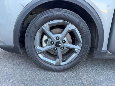Used 2025 Kia K4 FWD image 29