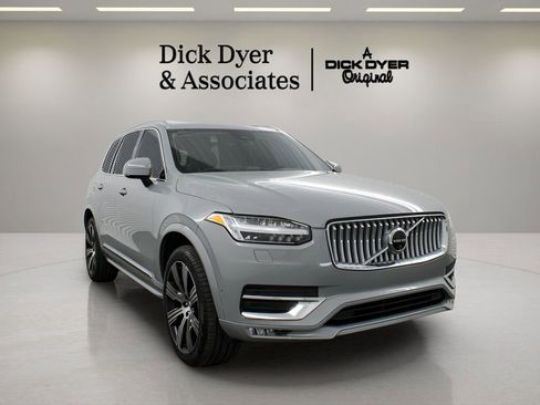 Certified 2025 Volvo XC90 B6 Plus image 9