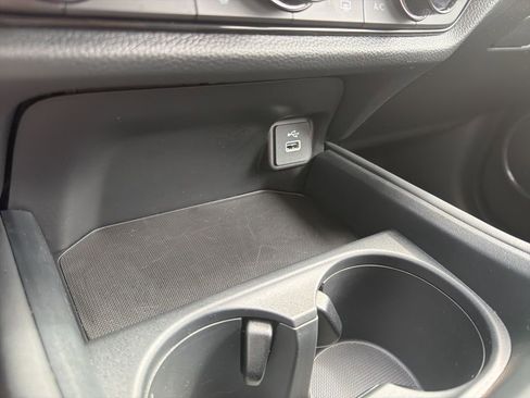 Used 2025 Honda HR-V LX image 31