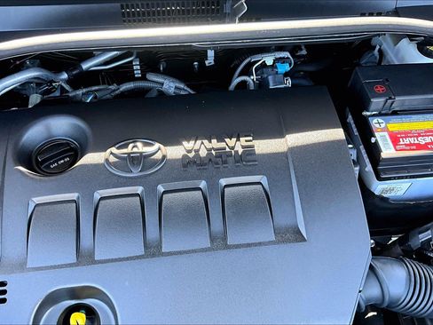 Used 2018 Toyota C-HR XLE FWD image 30
