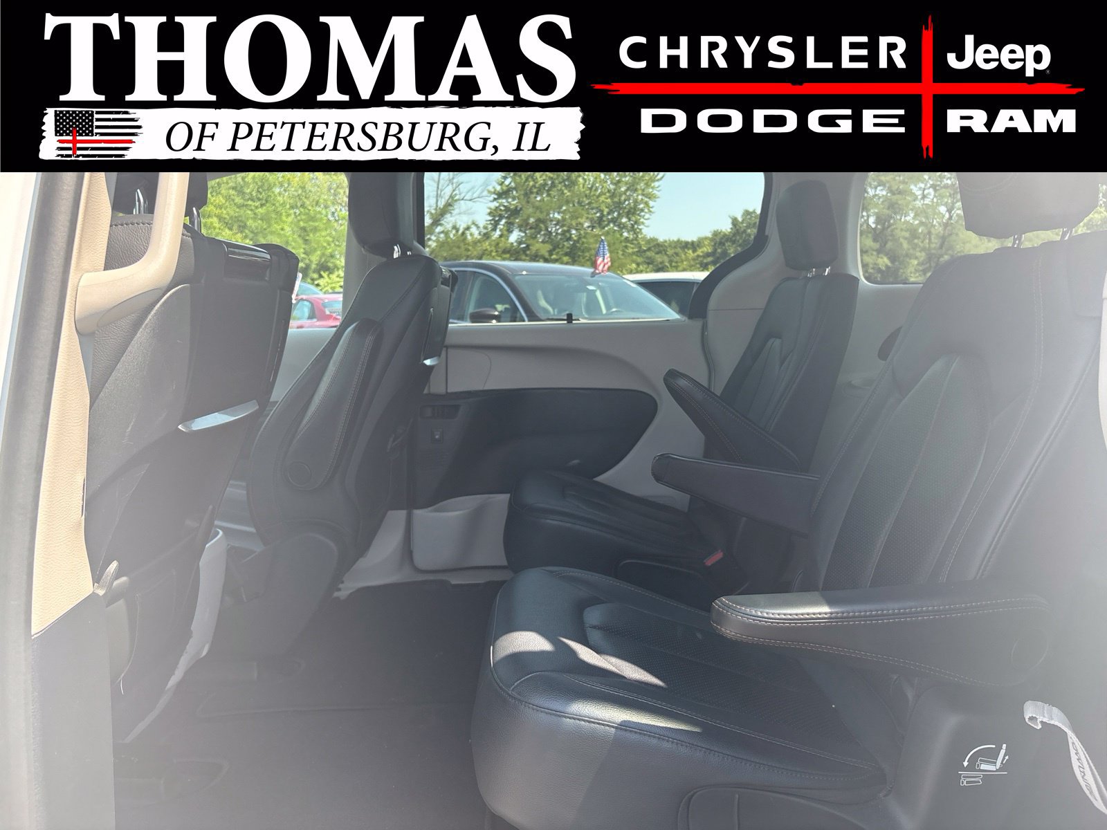 Used 2020 Chrysler Pacifica Touring-L Plus w/ Tire & Wheel Group FWD image 22
