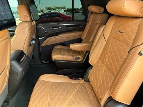 Used 2021 Cadillac Escalade Sport w/ Driver Assist Tech Package AWD/4WD image 13