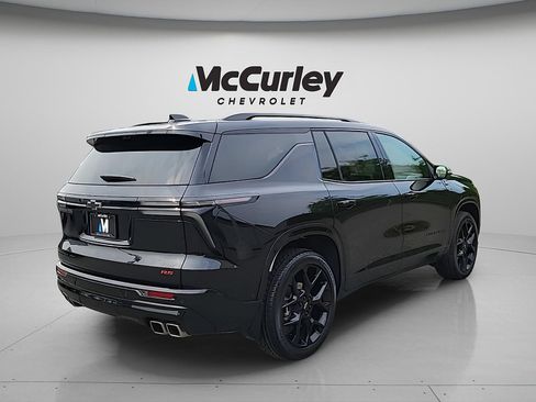 Used 2025 Chevrolet Traverse RS w/ LPO, Floor Liner Package AWD/4WD image 7