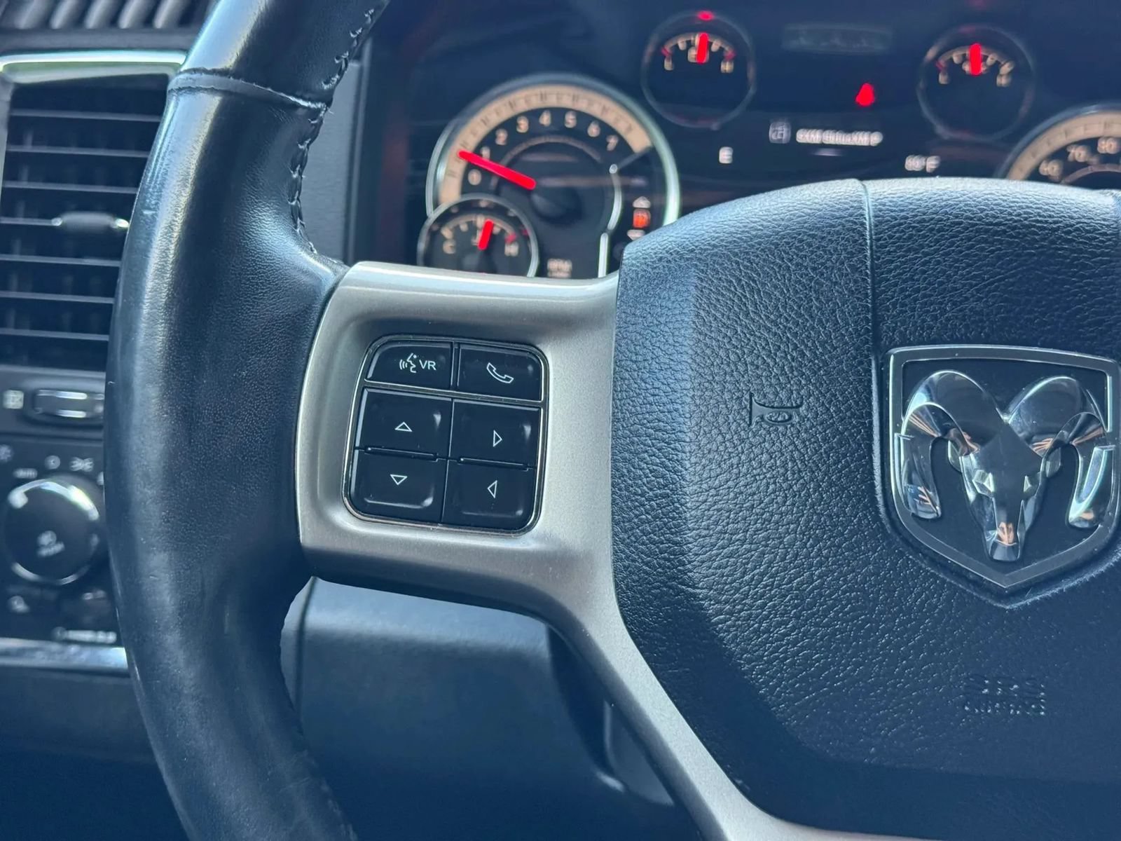 Used 2018 RAM 2500 Laramie w/ Snow Chief Group AWD/4WD image 29