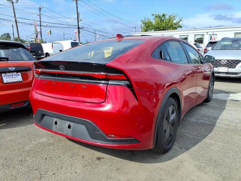 Used 2023 Toyota Prius LE image 7