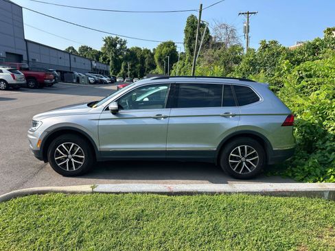 Used 2021 Volkswagen Tiguan SE FWD image 3