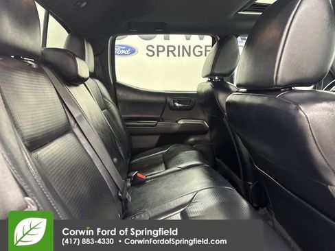 Used 2022 Toyota Tacoma Limited image 13