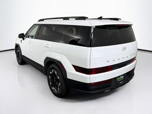 Used 2025 Hyundai Santa Fe SEL FWD image 5