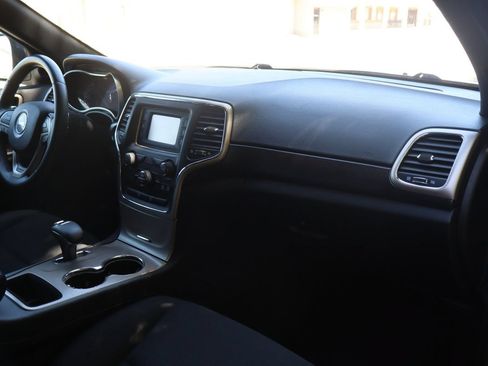 Used 2014 Jeep Grand Cherokee Laredo w/ Quick Order Package 23E AWD/4WD image 17