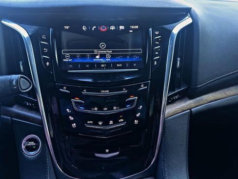 Used 2016 Cadillac Escalade ESV Luxury image 19