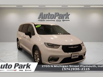 Certified 2024 Chrysler Pacifica Touring-L