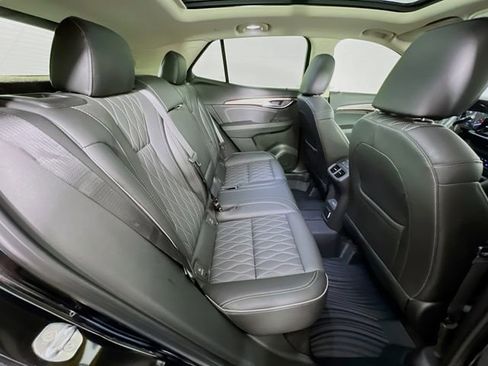 Used 2022 Buick Envision Avenir w/ Technology Package II image 44