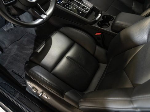 Certified 2023 Porsche Macan AWD/4WD image 14