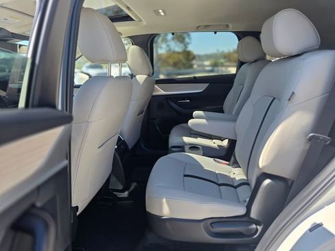 Certified 2024 MAZDA CX-90 Plug-In Hybrid w/ Preferred AWD/4WD image 19