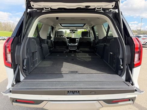 Used 2025 Ford Expedition Max Platinum AWD/4WD image 13
