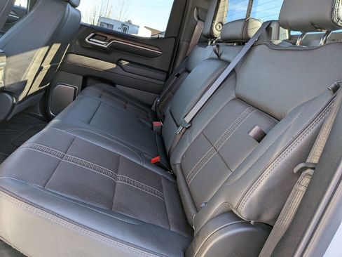 Used 2025 Chevrolet Silverado 1500 High Country w/ High Country Premium Package AWD/4WD image 28