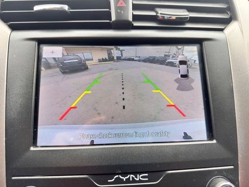 Used 2020 Ford Fusion SE FWD image 27