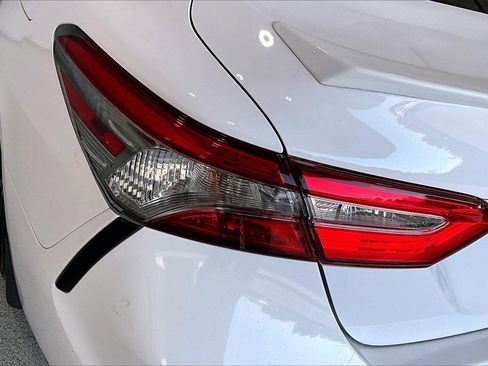 Used 2019 Toyota Camry SE image 29