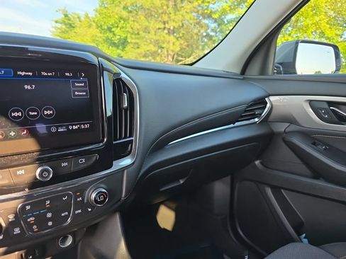Used 2021 Chevrolet Traverse LT AWD/4WD image 24