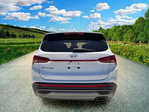 Used 2023 Hyundai Santa Fe SE w/ Winter Weather Package FWD image 5