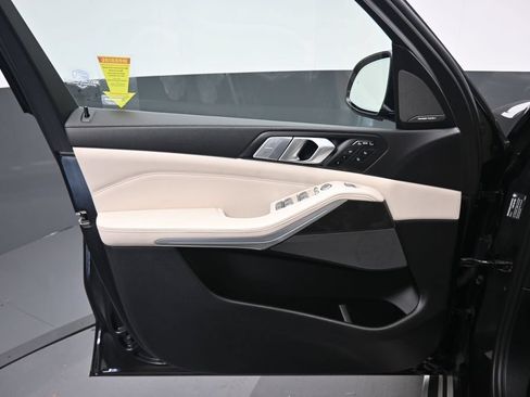 Used 2019 BMW X7 xDrive40i w/ Premium Package AWD/4WD image 9