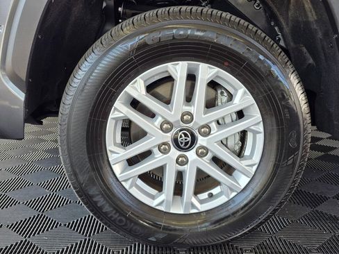 Used 2025 Toyota Tundra SR5 w/ SR5 Convenience Package AWD/4WD image 11