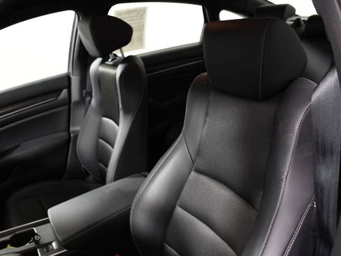 Used 2018 Honda Accord Sport image 17