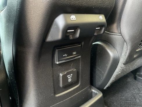 Used 2018 Jeep Wrangler Unlimited Rubicon w/ Safety Group image 21