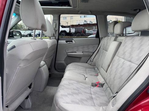 Used 2010 Subaru Forester 2.5X Premium image 24