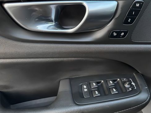 Used 2025 Volvo V60 B5 Cross Country Plus image 28