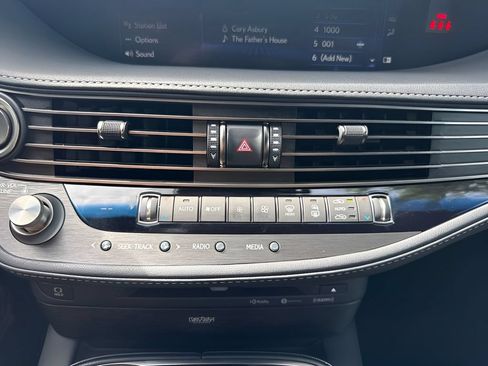 Used 2018 Lexus LS 500 w/ Interior Upgrade Package RWD image 23