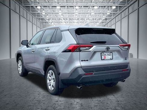 Used 2023 Toyota RAV4 LE AWD/4WD image 10
