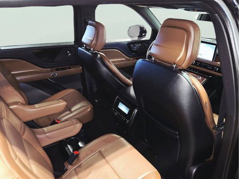 Used 2020 Lincoln Aviator Reserve w/ Equipment Group 201A AWD/4WD image 28
