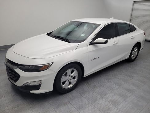 Used 2020 Chevrolet Malibu LT FWD image 2