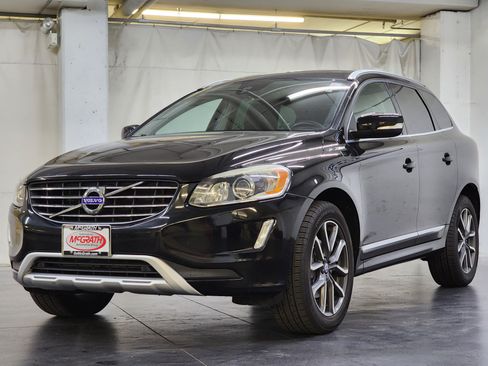 Used 2017 Volvo XC60 T6 Dynamic w/ Climate Package AWD/4WD image 10