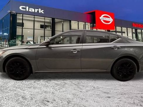 Used 2020 Nissan Altima 2.5 SR w/ Premium Package image 4