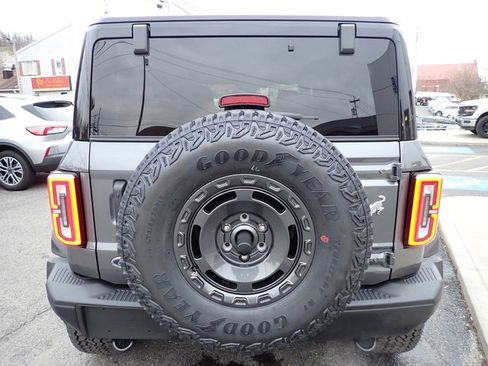 New 2025 Ford Bronco Badlands image 4