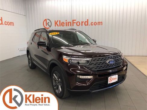 Used 2022 Ford Explorer XLT w/ Equipment Group 202A image 1