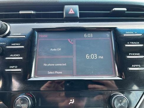 Used 2018 Toyota Camry SE image 20