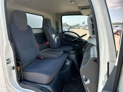 New 2024 Chevrolet Low Cab Forward image 10