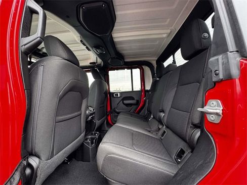 Used 2021 Jeep Gladiator Sport image 21