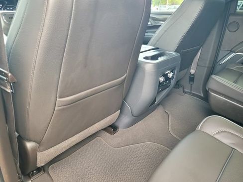 Used 2021 GMC Yukon Denali w/ Denali Premium Package AWD/4WD image 12