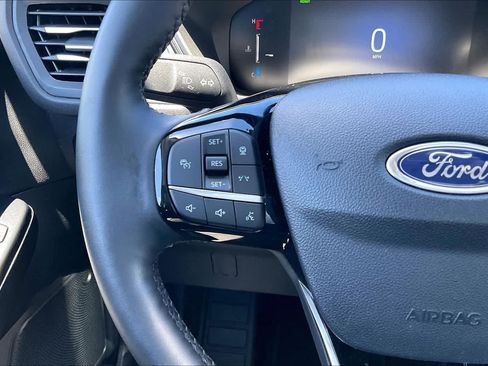 Used 2025 Ford Escape SE FWD image 24