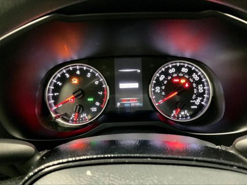 Used 2021 Toyota RAV4 LE AWD/4WD image 24